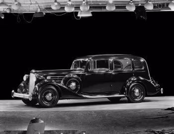 1935 Packard Twelve 5-passenger Sedan (1207-833)
