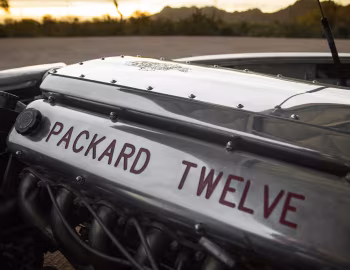 Sous la capuche Packard Twelve Concept '1999