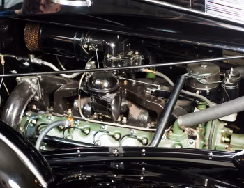 Під капотом 1938 Packard Twelve Convertible Sedan (1608-1153)