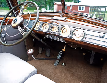 Painel frontal 1939 Packard Twelve Convertible Sedan (1708-1253)