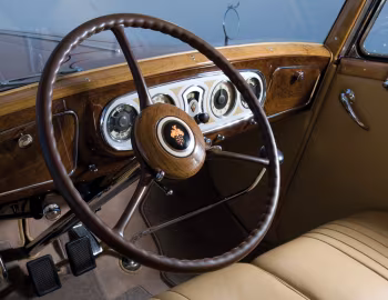 Передня панель 1935 Packard Twelve Convertible Sedan by Dietrich (1208-873)