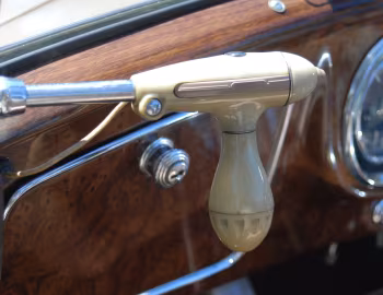 Interior 1937 Packard Twelve Coupe Roadster (1507-1039)
