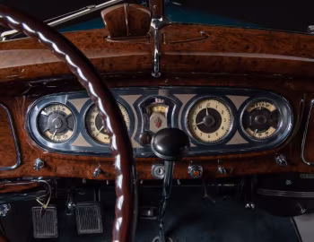 Tableau de bord 1934 Packard Twelve Sport Coupe by LeBaron (1106-783)