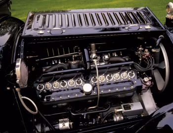 Sob o capô 1916 Packard Twin Six Town Car
