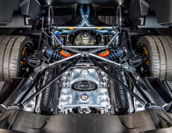 Sous la capuche Pagani Huayra Roadster BC "Quaranta" (#76042) '2021