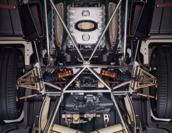 Sous la capuche Pagani Utopia (#76019) '2022
