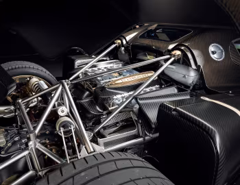 发动机舱 Pagani Utopia (#76018) '2022