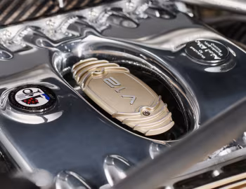 Sous la capuche Pagani Utopia Roadster (#76002) '2024