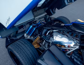 Sous la capuche Pagani Zonda 760 Riviera (#76069) '2017