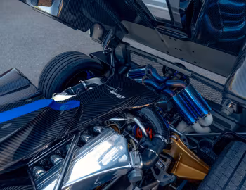 Sous la capuche Pagani Zonda 760 Riviera (#76069) '2017