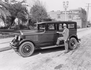 1927 Peerless Model 6-72 Sedan