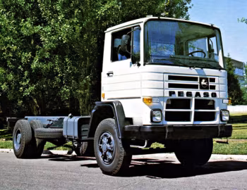 Pegaso Cuadradas 1121 4×2 '1972–75