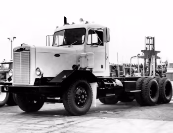 Peterbilt 351 '1971–76