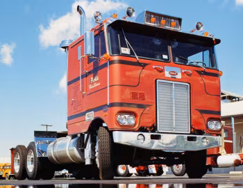 Peterbilt 352 6×4 tractor [North America] '1969–80