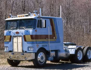 Peterbilt 352 6×4 tractor [North America] '1969–80