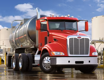 Peterbilt 384 '2006–pr.