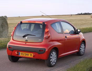 Peugeot 107 3-door "Rouge Scarlet" '2005–08