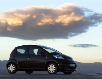Peugeot 107 5-door [Worldwide] '2005–08