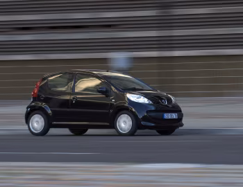 Peugeot 107 5-door [Worldwide] '2005–08