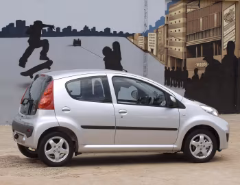 Peugeot 107 5-door [South Africa] '04.2010–01.2012