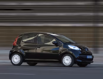 Peugeot 107 5-door [Worldwide] '2005–08