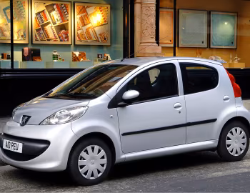 Peugeot 107 5-door [UK-spec] '06.2005–02.2009