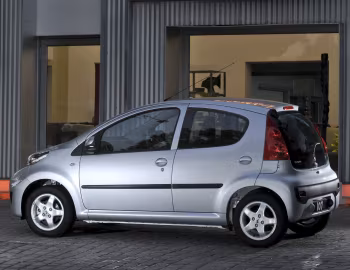 Peugeot 107 5-door [South Africa] '04.2010–01.2012