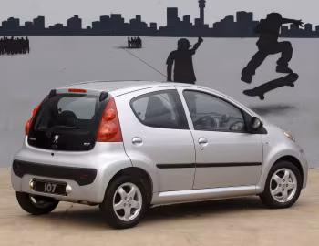Peugeot 107 5-door [South Africa] '04.2010–01.2012