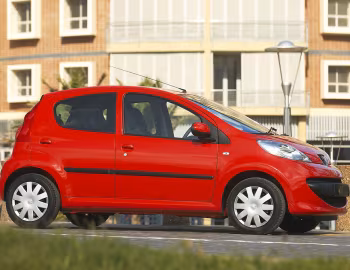 Peugeot 107 5-door [South Africa] '11.2006–04.2010
