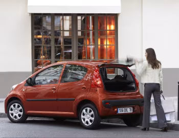 Peugeot 107 5-door [Worldwide] '2008–12