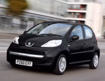 Peugeot 107 "Envy" [UK-spec] '11.2010–07.2011