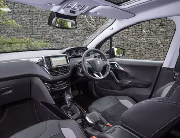 Interior Peugeot 2008 [UK-spec] '2016–19