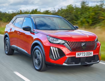 Peugeot 2008 GT [UK-spec] '2023–pr.