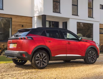 Peugeot 2008 GT [UK-spec] '2020–23