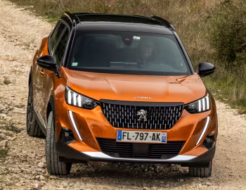 Peugeot 2008 GT [Worldwide] '2019–23