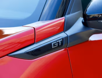 Peugeot 2008 GT [UK-spec] '2023–pr.