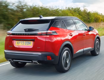 Peugeot 2008 GT [UK-spec] '2023–pr.