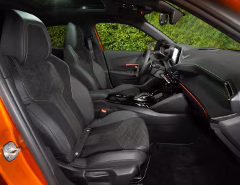 Interior Peugeot 2008 GT [Worldwide] '2019–23