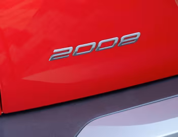 Peugeot 2008 GT [UK-spec] '2023–pr.
