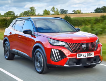 Peugeot 2008 GT [UK-spec] '2023–pr.