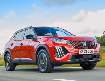 Peugeot 2008 GT [UK-spec] '2023–pr.