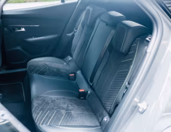 Інтер'єр Peugeot 2008 GT [Japan] '2024–н.ч.