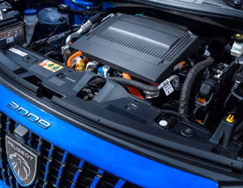 Under The Hood Peugeot E-2008 GT [Latam] '2024–pr.