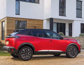 Peugeot 2008 GT [UK-spec] '2020–23