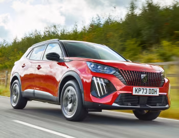 Peugeot 2008 GT [UK-spec] '2023–pr.