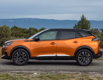 Peugeot 2008 GT [Worldwide] '2019–23