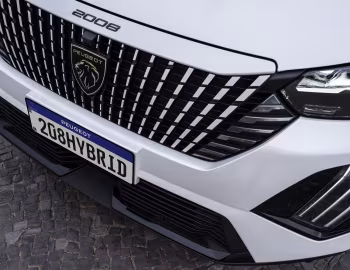 Peugeot 2008 GT Hybrid Turbo 200 [Latam] '2025–pr.