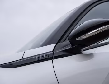 Peugeot 2008 GT Hybrid Turbo 200 [Latam] '2025–pr.