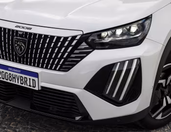 Peugeot 2008 GT Hybrid Turbo 200 [Latam] '2025–pr.
