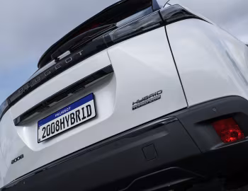 Peugeot 2008 GT Hybrid Turbo 200 [Latam] '2025–pr.